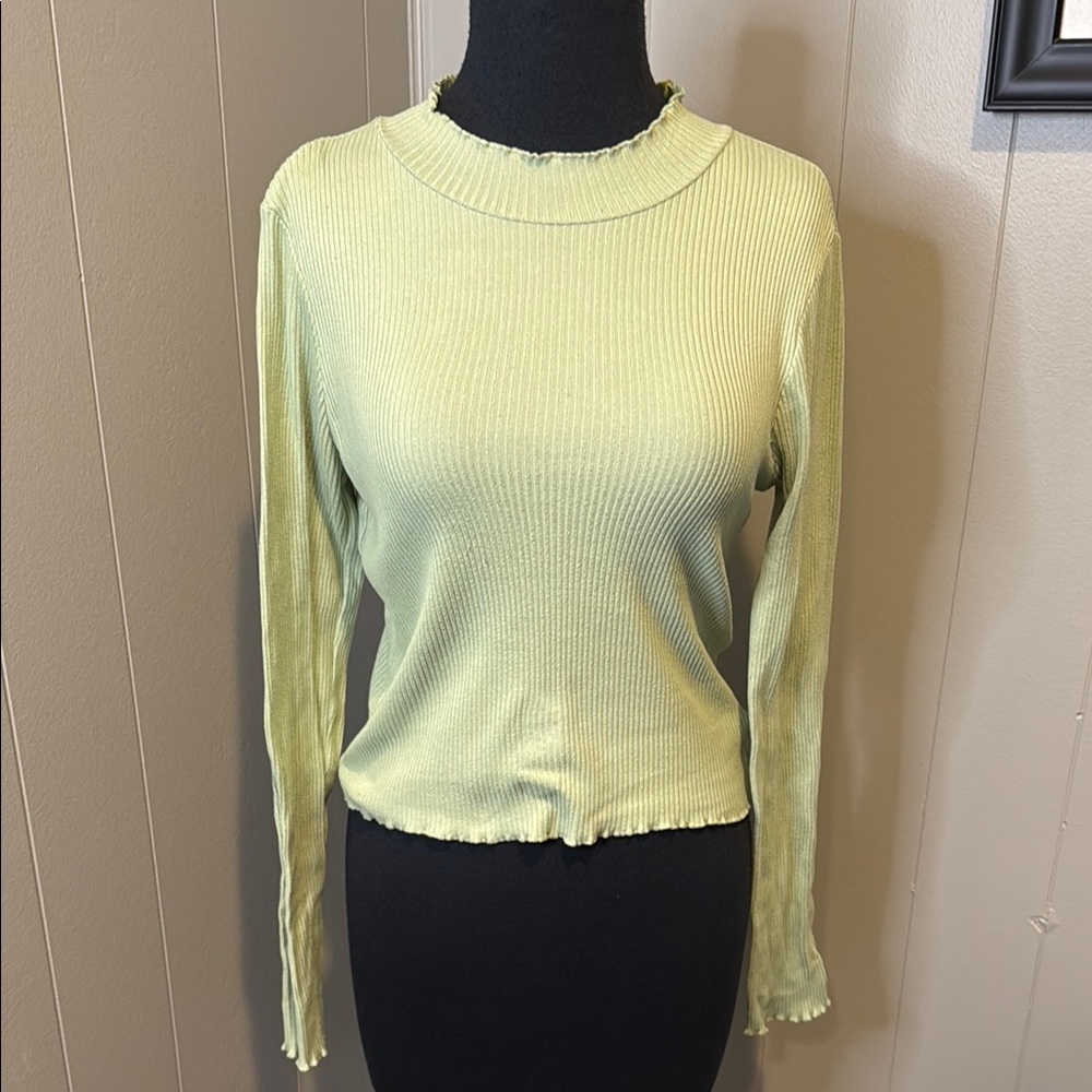 B4 American Eagle Outfitters Women’s Medium Soft Green Ribbed Top